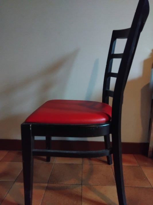 Chaise design noire et rouge pas chère à Albertville